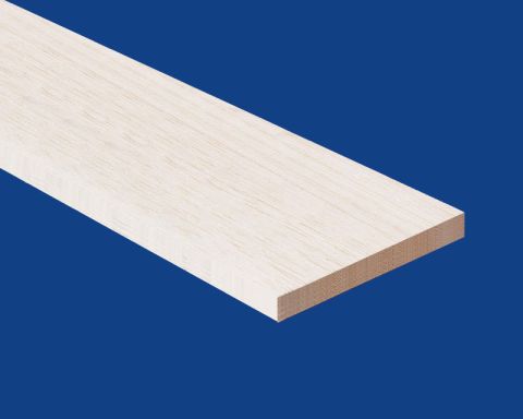 Balsa Holzplatte f&uuml;r Modellbau und Bastelprojekte auf blauem Hintergrund. Ideal f&uuml;r leichte Konstruktionen und kreative Anwendungen.